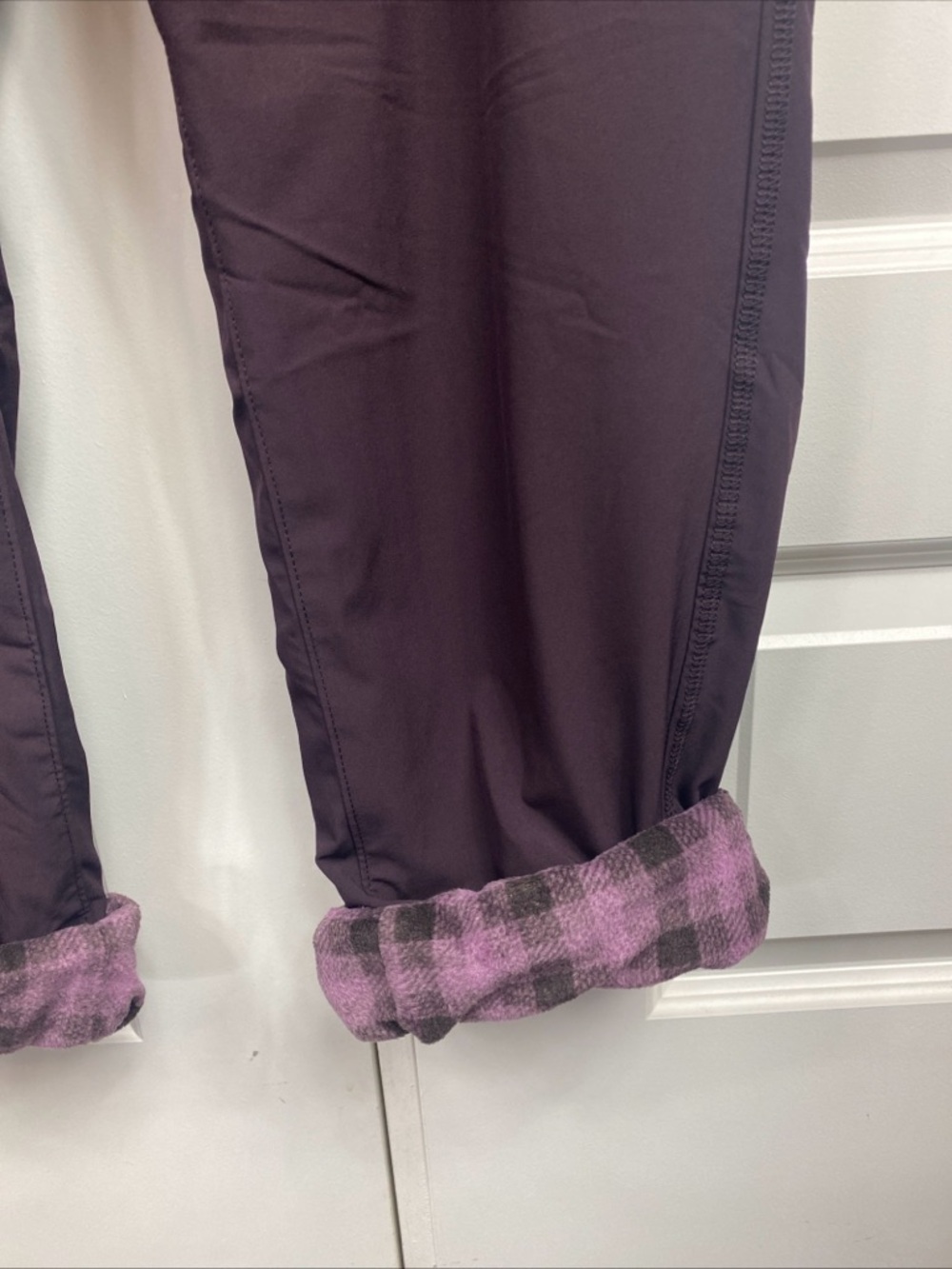 Eddie Bauer Eggplant Purple/Purple Black Plaid Fleece Lined 5 Pocket 3 Zip 10 - Picture 4 of 6